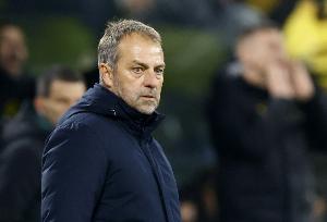 弗里克：对手少两人巴萨却只发挥出五成的水平，我对此很不满意