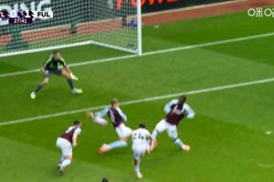 卡什明显手球未判点！英超官方解释：手臂处于合理位置，不是点球