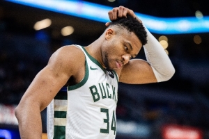 不夺冠就离开！巴克利：字母的话让人失望 他要被交易雄鹿就重建